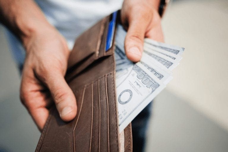 Avoid the Financial Struggle with These 6 Fast Money Tips