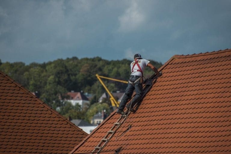 5 Roofing Problems You Should Leave to the Professionals