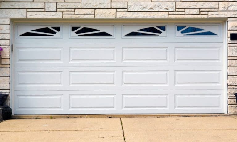 5 Benefits of Regularly Maintaining Your Garage Door
