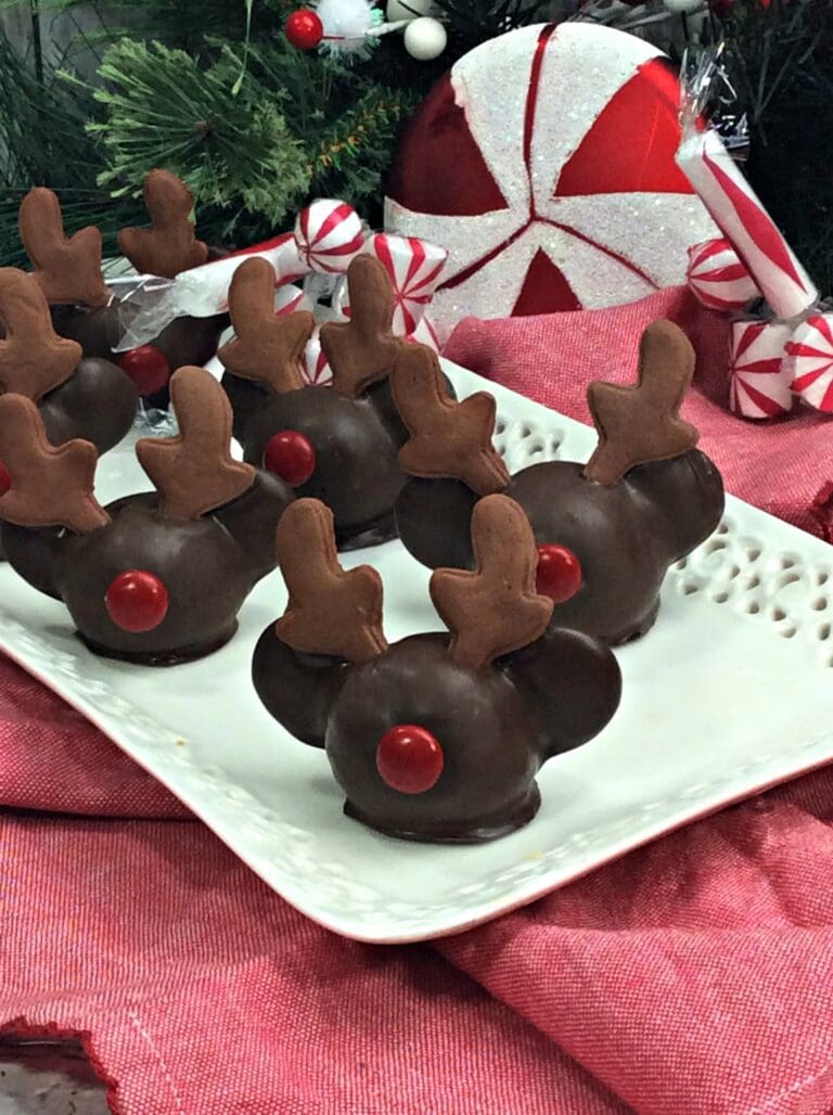 Get Into the Mickey Mouse Day Spirit With These Mickey Reindeer Cake Pops