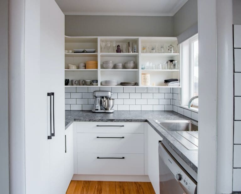 5 Tips to Help You Organize Your Kitchen Cabinets