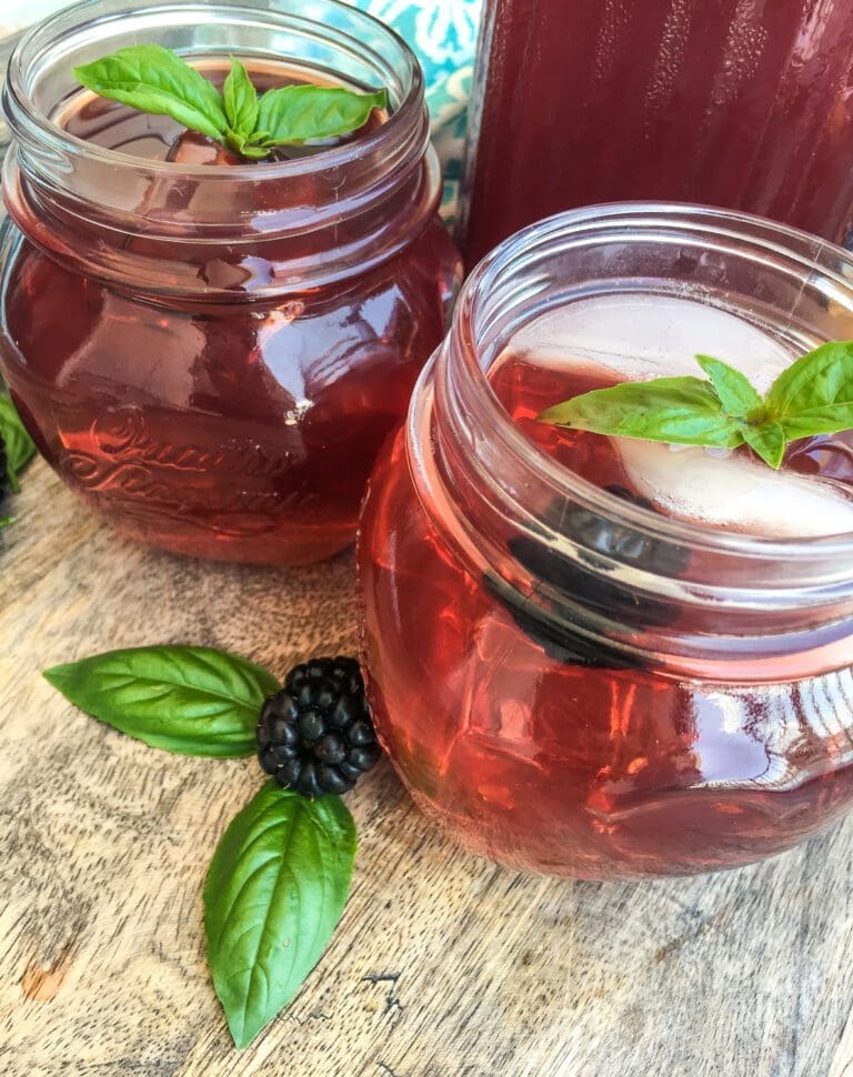 Down-Home Blackberry Sweet Tea: A Refreshing Sip of Southern Summer