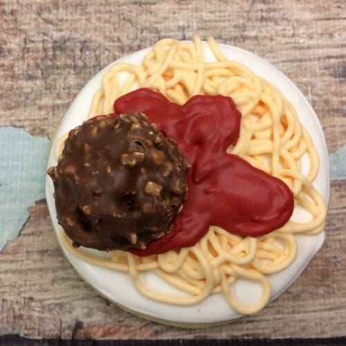 Create A Movie Night With These Delicious Lady And The Tramp Cookies